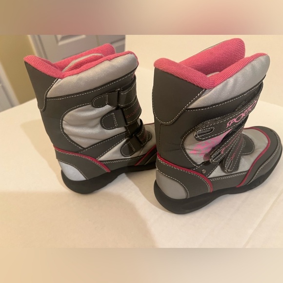 SPORTO GREY W/PINK TRIM YOUTH SIZE 1 SNOW BOOTS - Picture 2 of 6